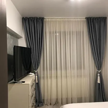 Elegant & Silver Luxury Apartment Craiova