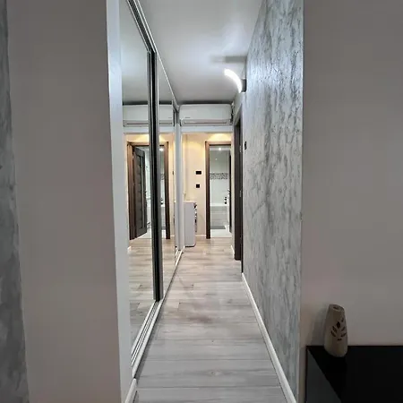 Elegant & Silver Luxury Apartment *