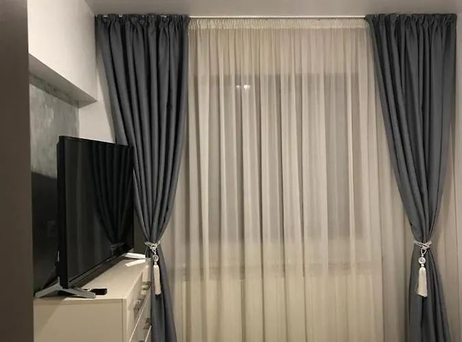 Elegant & Silver Luxury Апартаменты Крайова