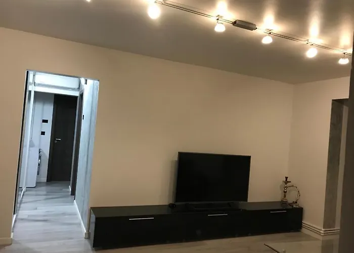 Elegant & Silver Luxury Крайова