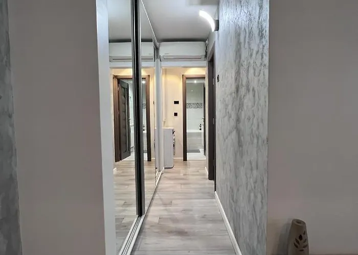 Elegant & Silver Luxury Апартаменты *